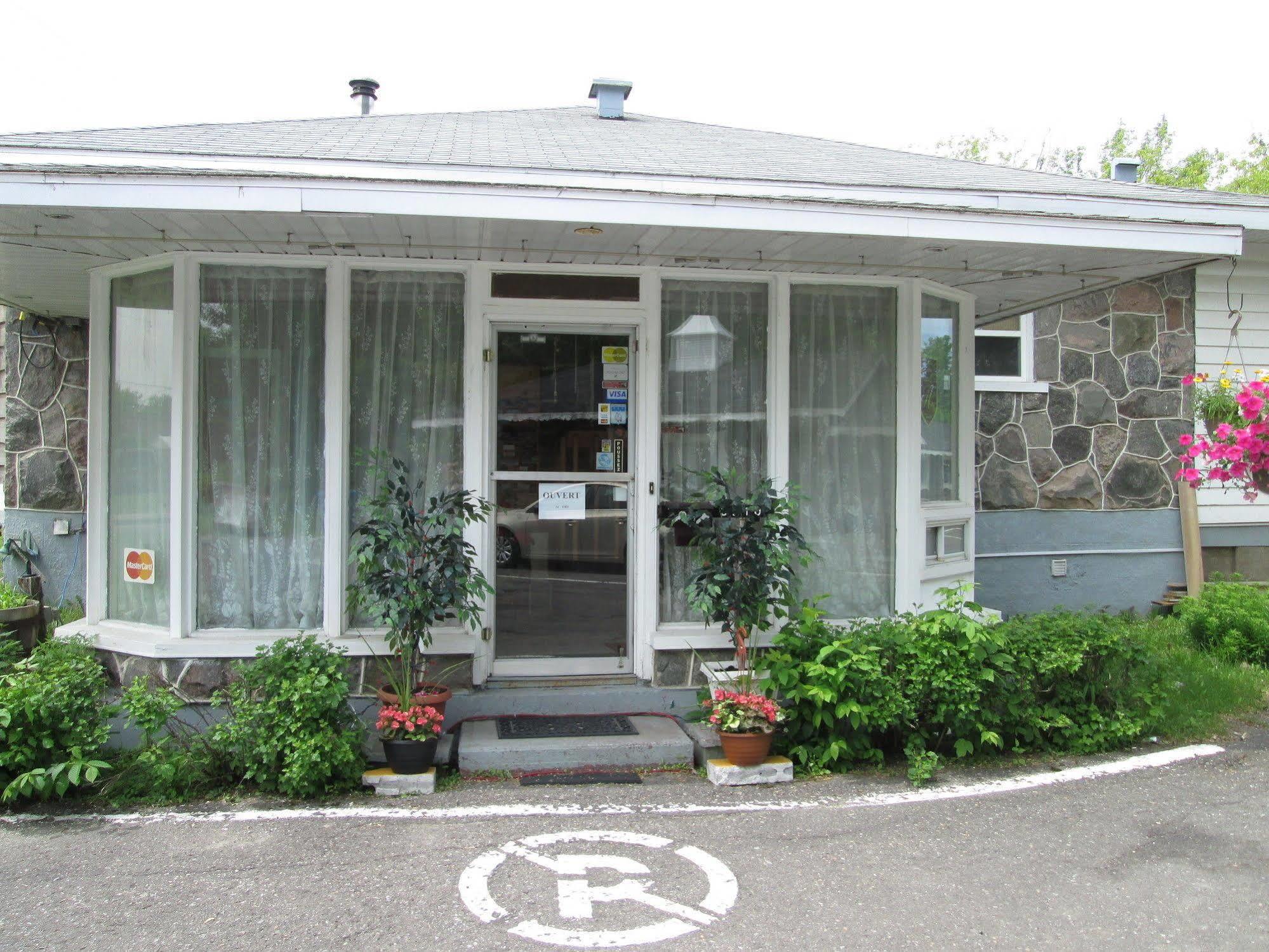 Motel Jann Québec Zewnętrze zdjęcie